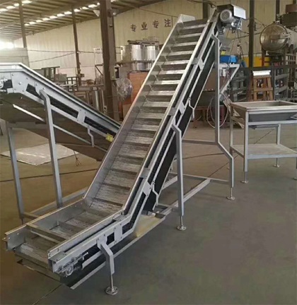 爬坡鏈板輸送機(jī)